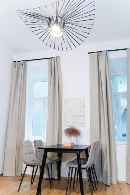 Zentrale & Ruhige 2 Zimmer - 42M² Daire Viyana Dış mekan fotoğraf